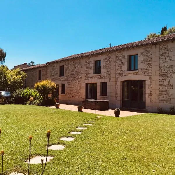 Gîte Au Boom Coeur en options SPA et Repas，位于Tourtenay的酒店