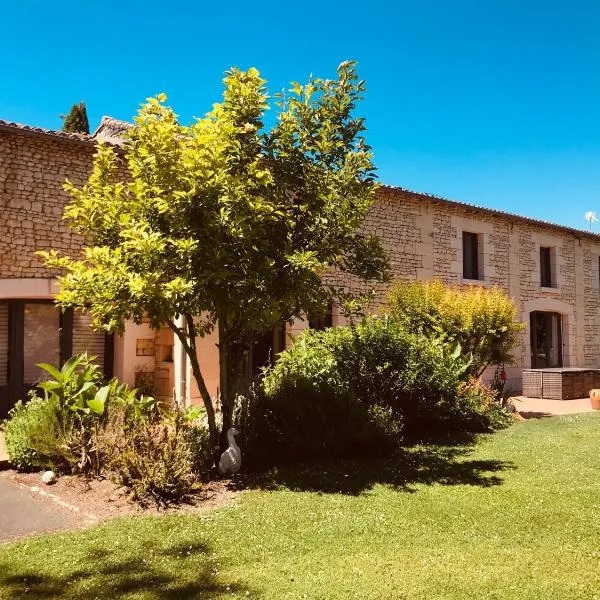 Gîte Au Boom Coeur - petit déjeuner inclus - SPA en option，位于Tourtenay的酒店