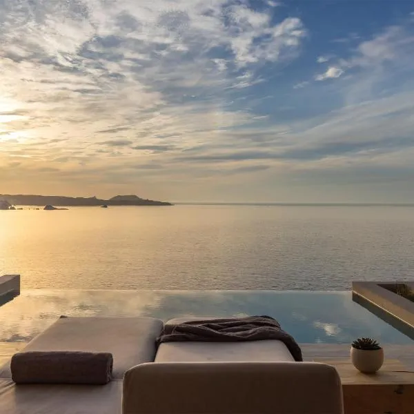 Domes White Coast Milos, Adults Only - Small Luxury Hotels of the World，位于Agia Kiriaki Beach的酒店