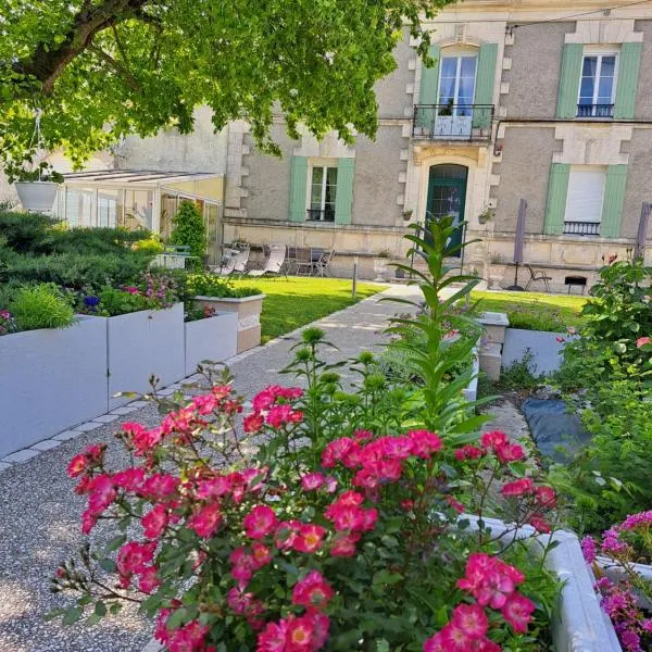 La Métairie au milieu des vignes，位于Réaux的酒店