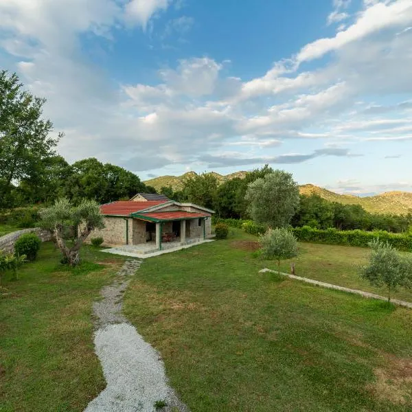 Rustic Cottage Montenegro Bridje，位于Karuč的酒店