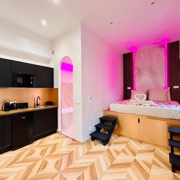 Intimate Escape - Seaside - Spa Bath - WIFI - AC，位于尼斯的酒店