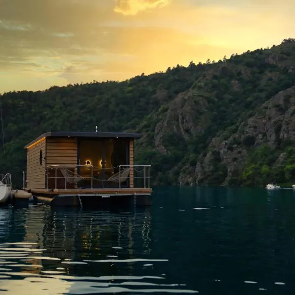 Houseboat by Noma，位于圣艾蒂安的酒店