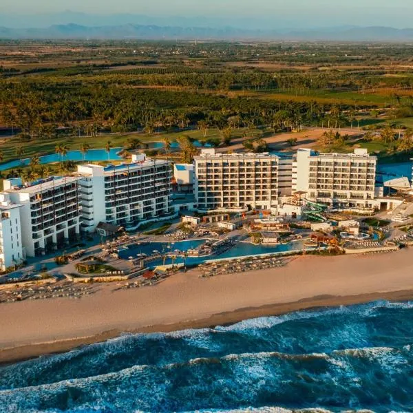 Dreams Estrella del Mar Mazatlan Golf & Spa Resort - All Inclusive，位于马萨特兰的酒店