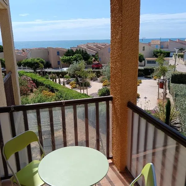 Petit appartement bord de mer，位于弗勒里的酒店