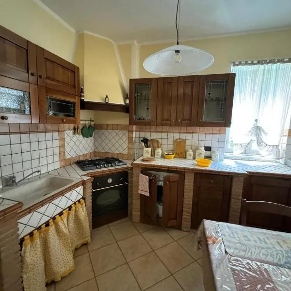 APPARTAMENTO GABBRO-ROSIGNANO MARITTIMO，位于Gabbro的酒店