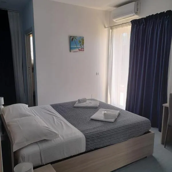 Naxos Laguna Beach，位于贾迪尼-纳克索斯的酒店