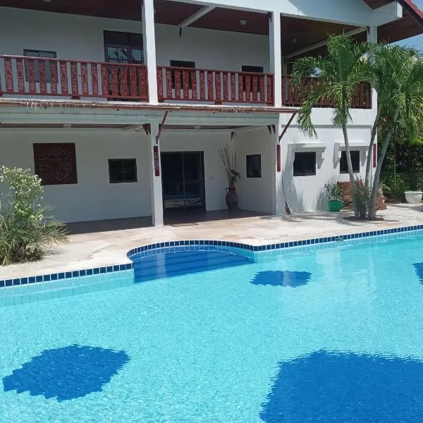 Lyndale Lodge，位于三百岭的酒店