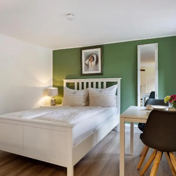 Idyllisches Zimmer Im Grünen，位于Stelle的酒店