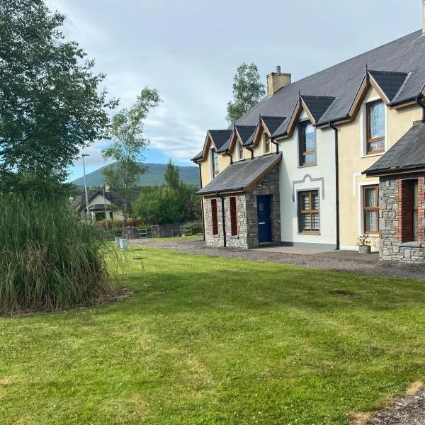 Kenmare Holiday Cottage，位于肯梅尔的酒店