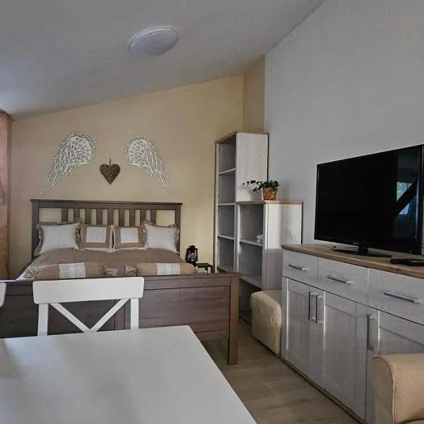 Apartmán U lesa - Relax v Chřibech - Kroměříž - Kostelany，位于Kojetín的酒店