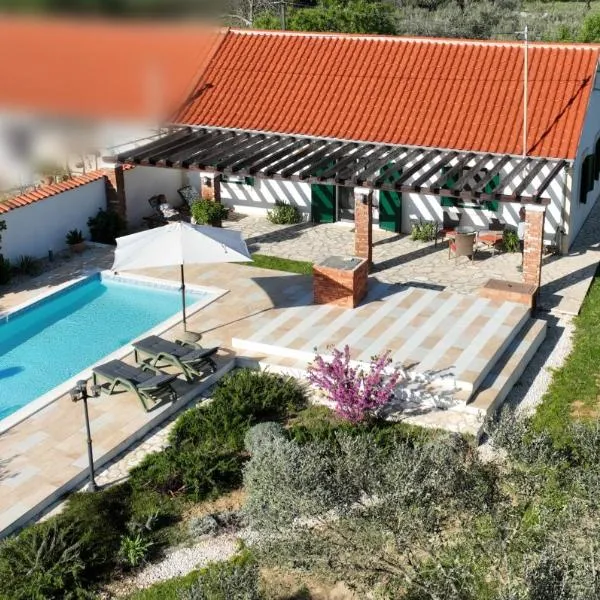 Vacation Home Zdravko，位于Donji Kašić的酒店