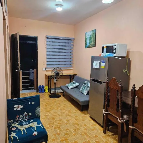 Mel's Place Batangas Unit2 Apartment w Netflix，位于利帕的酒店