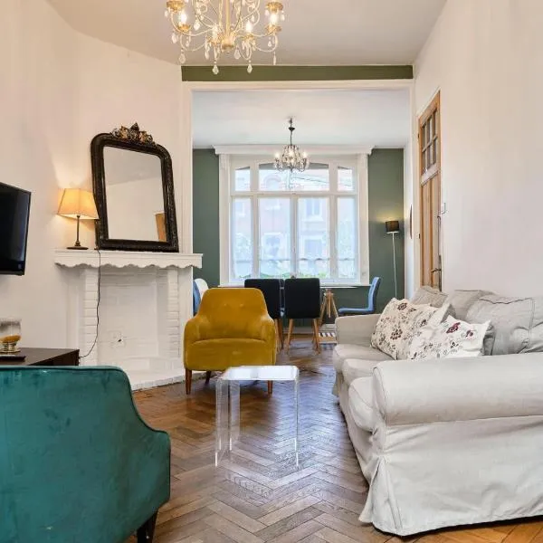 Beautiful 1900 house full equipped, 4bdrm+ garden!，位于朗贝萨尔的酒店