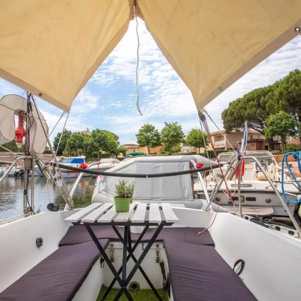 Bateau dans le Port de Cogolin，位于孔格林的酒店