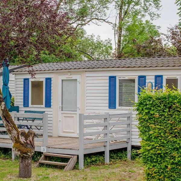 Camping Onlycamp La Colombière，位于Pesmes的酒店
