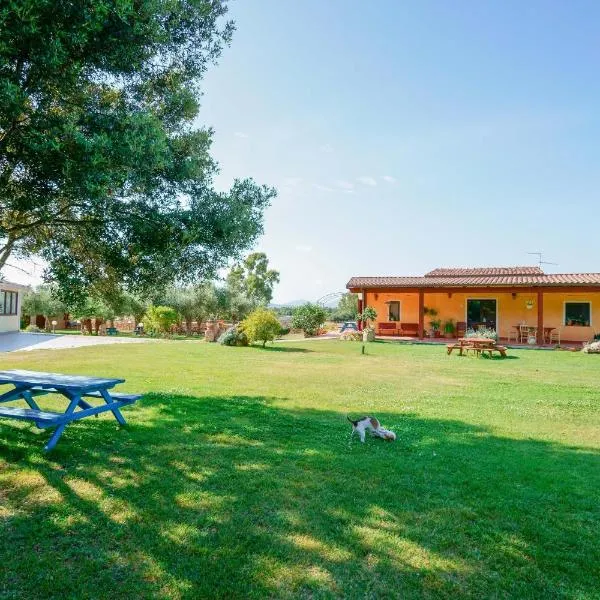 拉真兹阿纳农家乐，位于阿尔盖罗的酒店