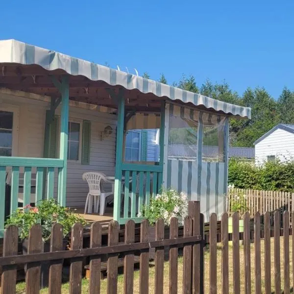 Mobilhome "La Chaloupe" dans le Camping Saint Nicolas，位于勒贝克埃卢万的酒店