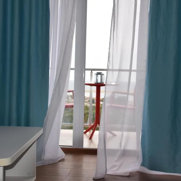 Sunrise Blaxy Resort OLIMP by Alice - wonderful SEA VIEW Premium floor，位于奥林普的酒店