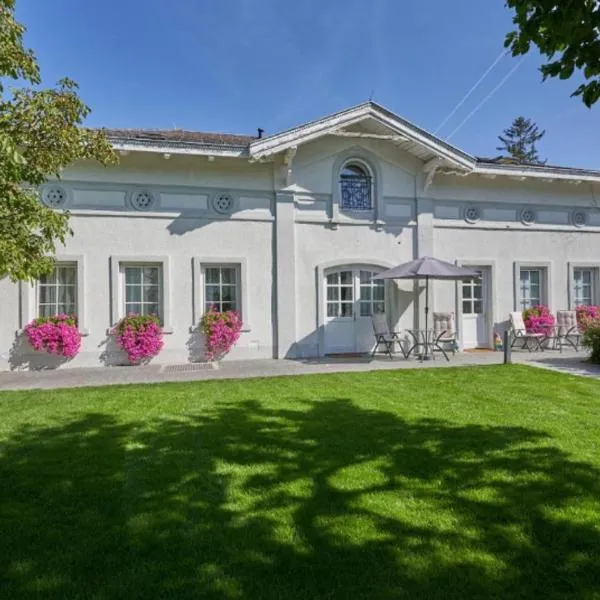 Apartment mit Gartenblick und Terrasse，位于巴登的酒店