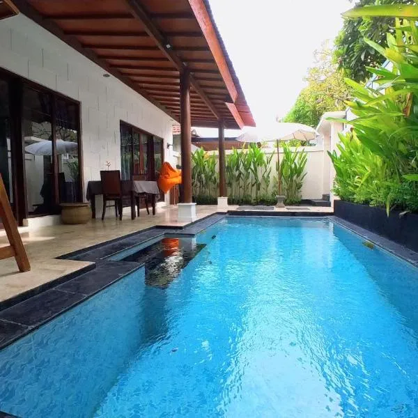 Privat Pool villa at kuta，位于库塔的酒店