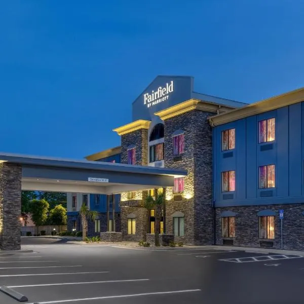 Fairfield Inn & Suites by Marriott Fort Walton Beach Hurlburt Area，位于Cinco Bayou的酒店