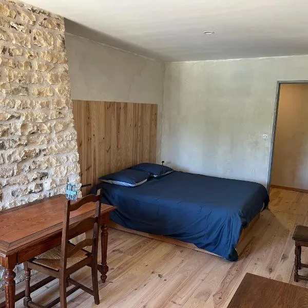 Au point du jour Ch1，位于Récourt-le-Creux的酒店