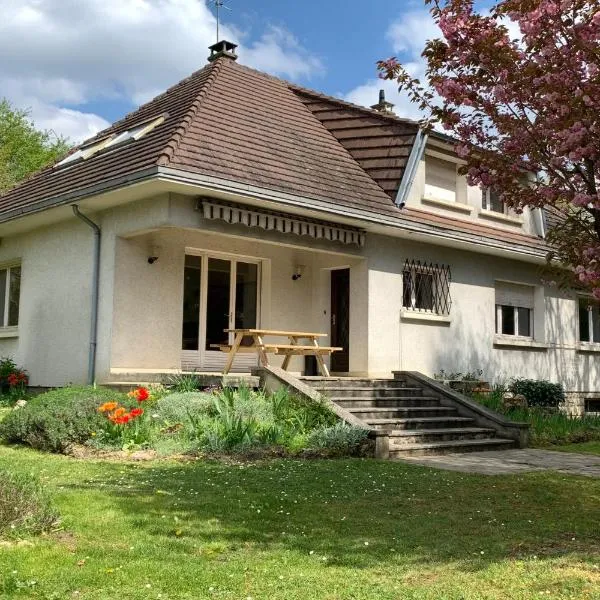 Clos de la Gare，位于Tournan-en-Brie的酒店