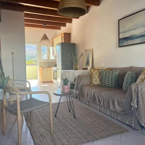 Perdika's Cove, spacious sea view family home，位于派尔季卡的酒店