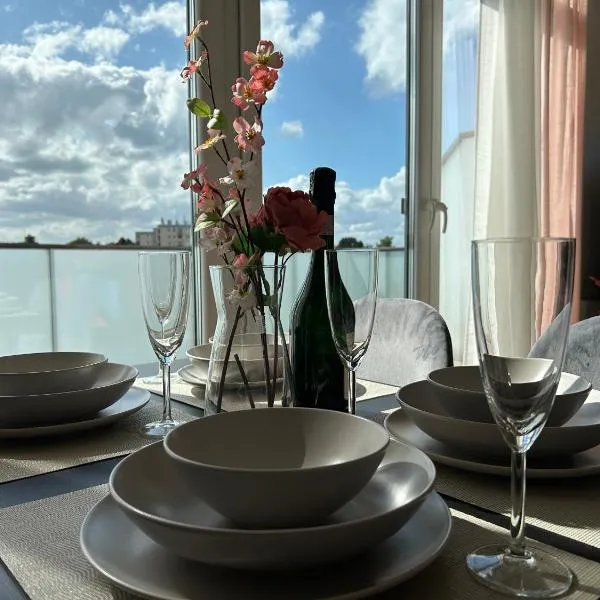 MiCasa OL - Modernes Penthouse - Stellplatz - Küche - WLAN - Dachterrasse - E Ladesäule，位于奥尔登堡的酒店