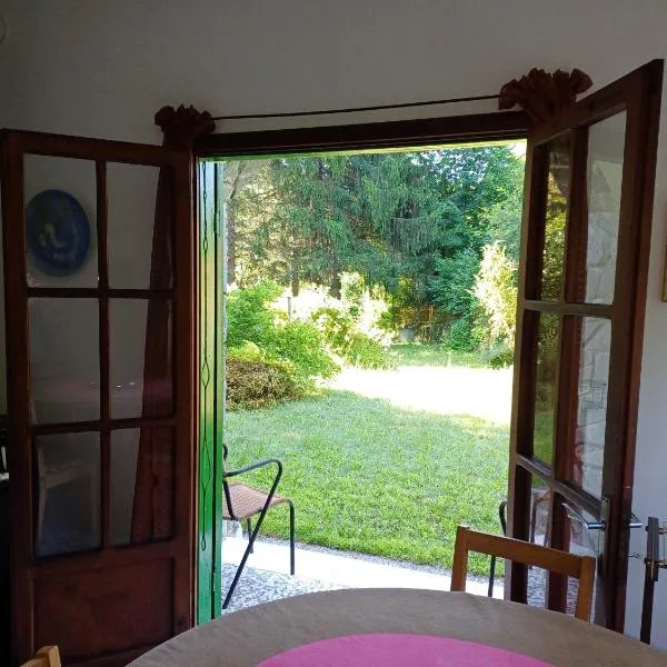 La casa di nonna Angela，位于萨塞洛的酒店