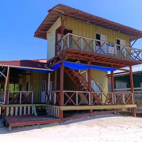Nossa Casa de Praia，位于阿居鲁特乌亚的酒店