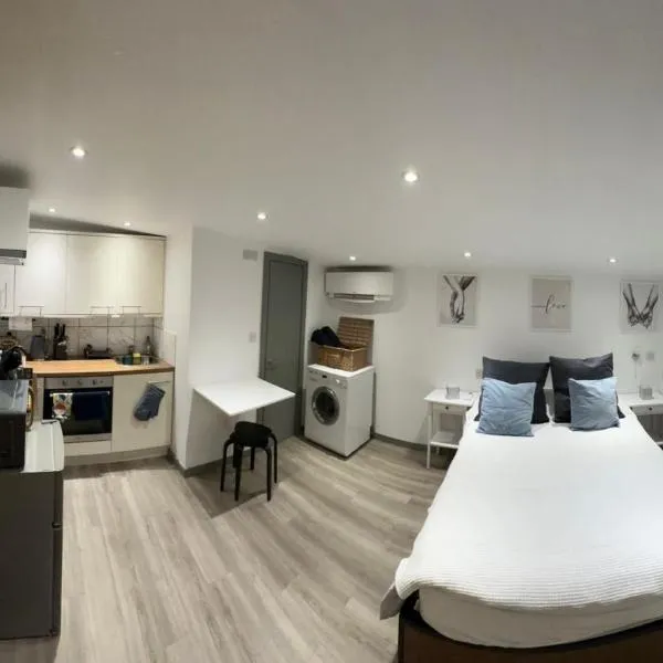 Cosy, self-contained guest house，位于Thornton Heath的酒店