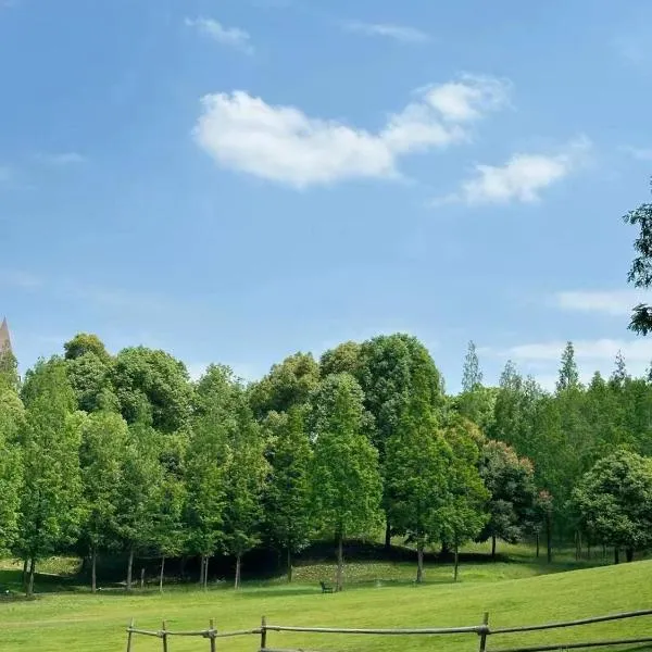 成都保利公园皇冠假日酒店，位于成都的酒店