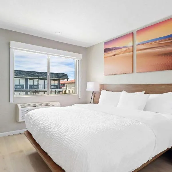 Clarion Pointe Ridgecrest near China Lake Naval Station，位于里奇克莱斯特的酒店