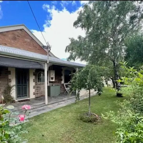 Copper Mine Cottage，位于Burra的酒店