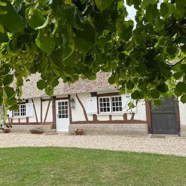 Le Colombage, jolie longère près de Giverny Eure，位于Caugé的酒店