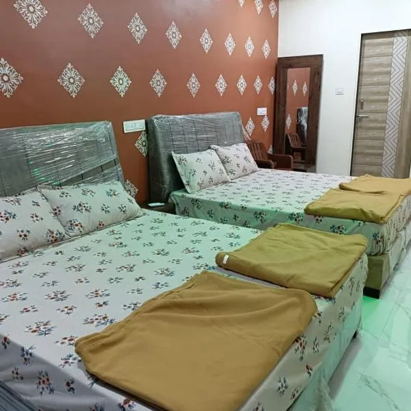 Atithi home stay，位于Rājpīpla的酒店