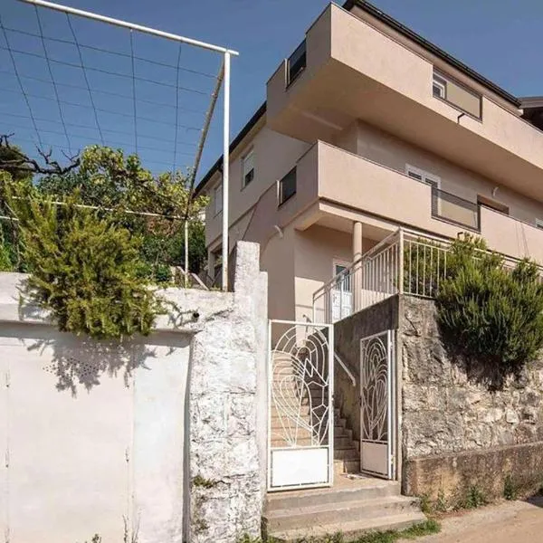 Apartmani Berdovic 2，位于特雷比涅的酒店
