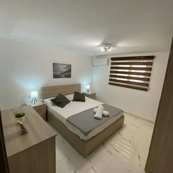 R2 Double Room Msida, in share flat，位于姆西达的酒店