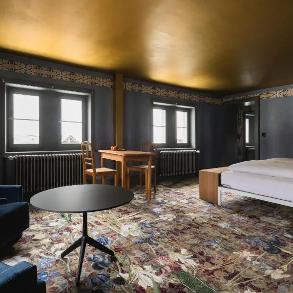 Post Hotel Löwe Mulegns，位于Mühlen的酒店