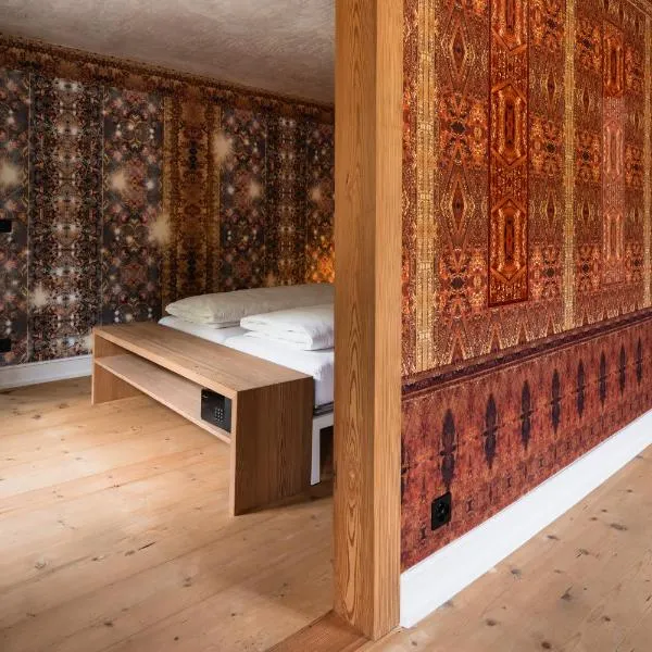 Post Hotel Löwe Mulegns，位于Mühlen的酒店