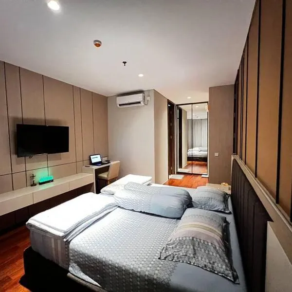 Chic n Spacey 3BR apartment at the Rosebay，位于泗水的酒店