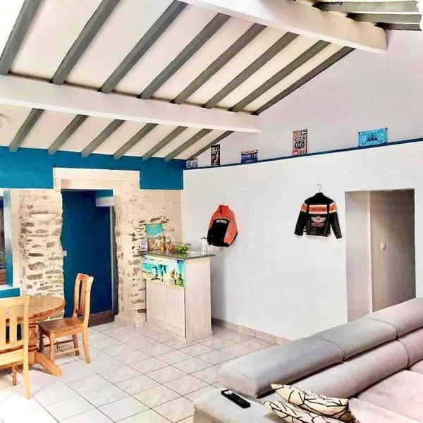 Charmante maison atypique en village，位于Saint-Colomban的酒店