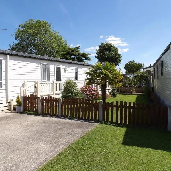 Hares Haven pet friendly sleeps 6，位于赫尔的酒店