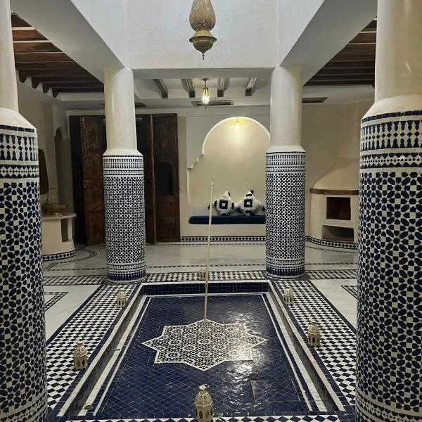 Riad Rkiya with Courtyard，位于提兹尼特的酒店