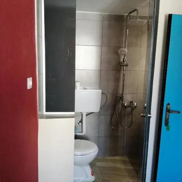 Old Town Moder Studio 6，位于罗希姆诺的酒店