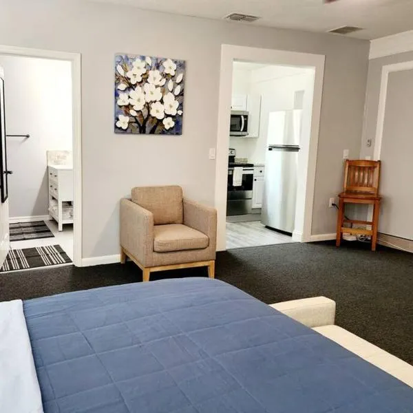 blue door house grand studio，位于莱克兰的酒店
