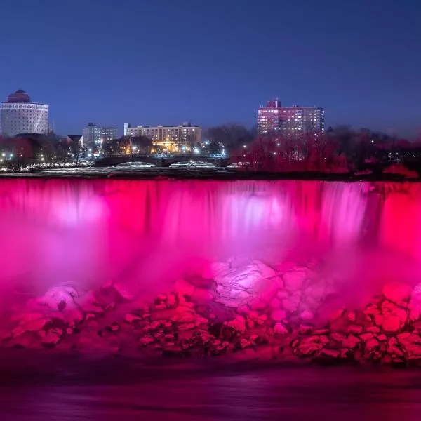 Only 10 Mins From Niagara Falls，位于圣凯瑟琳市的酒店