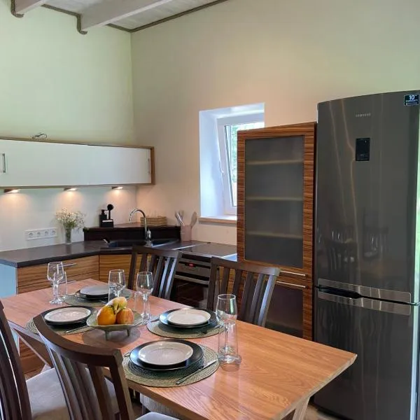 Ratasvälja Apartment Seppen，位于Lohkva的酒店